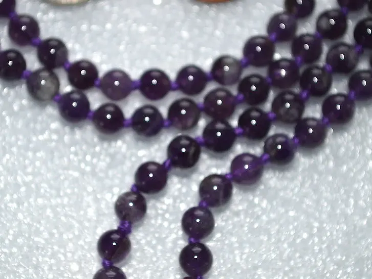 Длинное ожерелье с круглыми бусинами s 108 фиолетовое кварцевое женское из