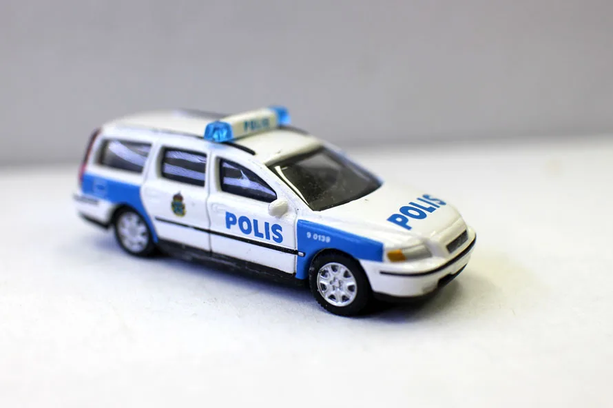 Модель VOLVO V70 1/72 из сплава 2000 модель автомобиля Игрушечная модель| |