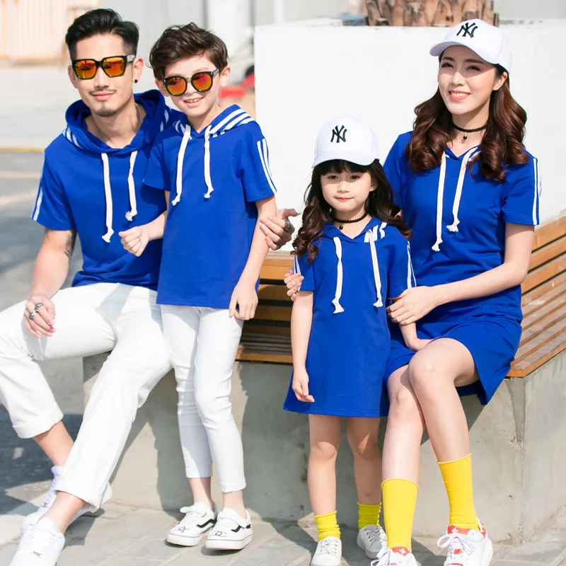 2019 летняя Одинаковая одежда для папы и сына Семейные пижамы платья мамы дочки
