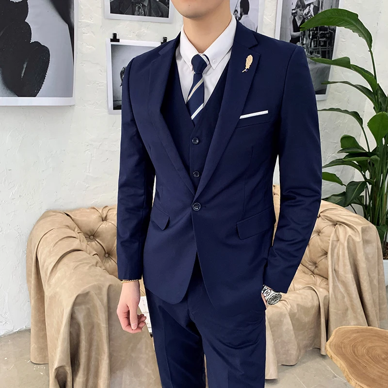 Деловой мужской костюм 3 предмета свадебное платье жениха классический
