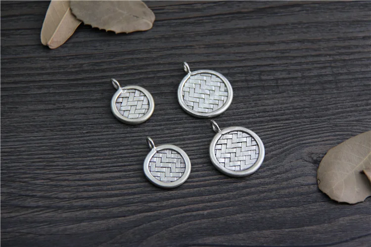 Очаровательная подвеска подходит для ожерелья или браслета из стерлингового