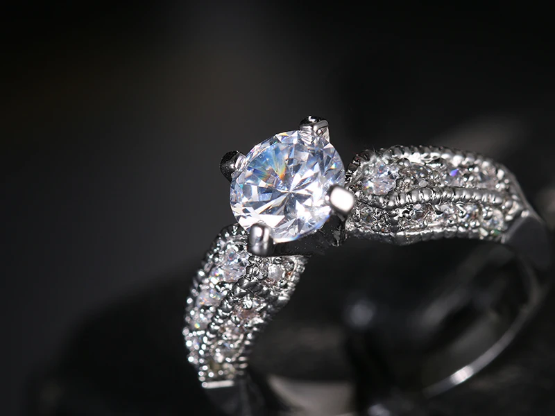 Be8 Brand Clear Beauty CZ Four Claws Inserted Wedding Ring Fashion Shiny Crystal Jewelry For Women Party Show Meaning Gift R-066 | Украшения