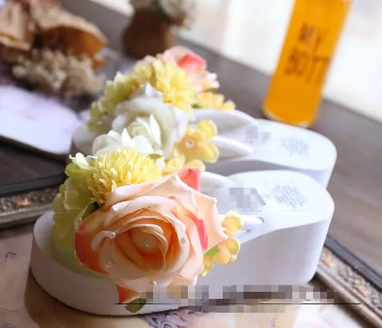 2017 летние домашние тапочки модные сандалии с розами шлепанцы пляжные обувь для