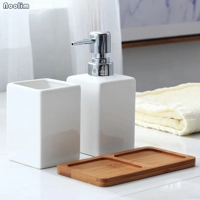 White Set Керамическая Минималистичная бутылка для дезинфицирующего средства для рук, гель для душа, бутылка для ванной, стакан для зубной щетки, набор с бамбуковым поддоном - Цвет: White Set