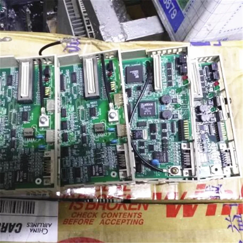 Используется протестированный рабочий JUSP-NS115 SERVOPACK MECHATROLINK IF/модуль связи |