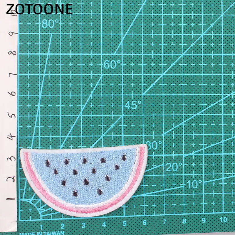 1749 ZOTOONE железные нашивки в форме единорога для полосатая одежда вышитые Diy странные вещи жалованья Фламинго милый патч стикер Аппликация G - Цвет: 1749