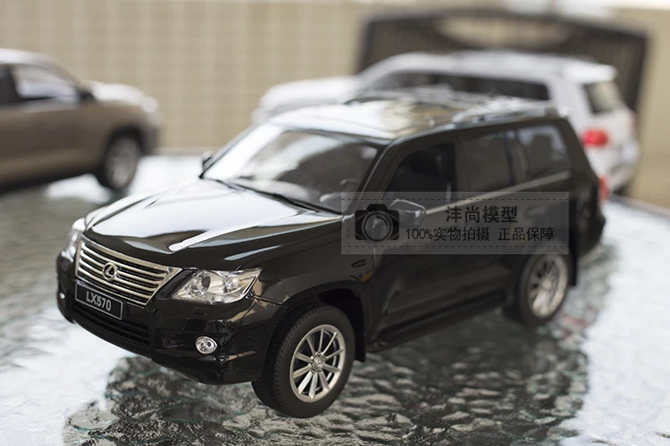 Корпус кузова автомобиля HUIQUAN 1:14 Lexus LX570 с имитацией пульта дистанционного