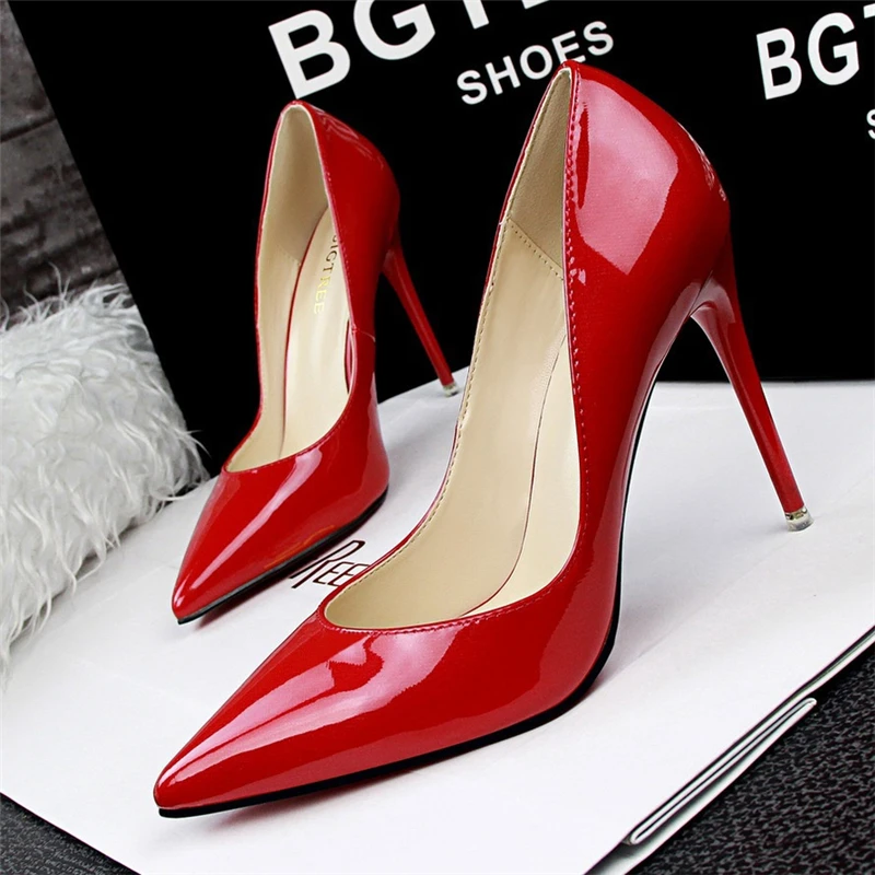 Европейской и американской моды контракт с закрытым острым носком пикантные