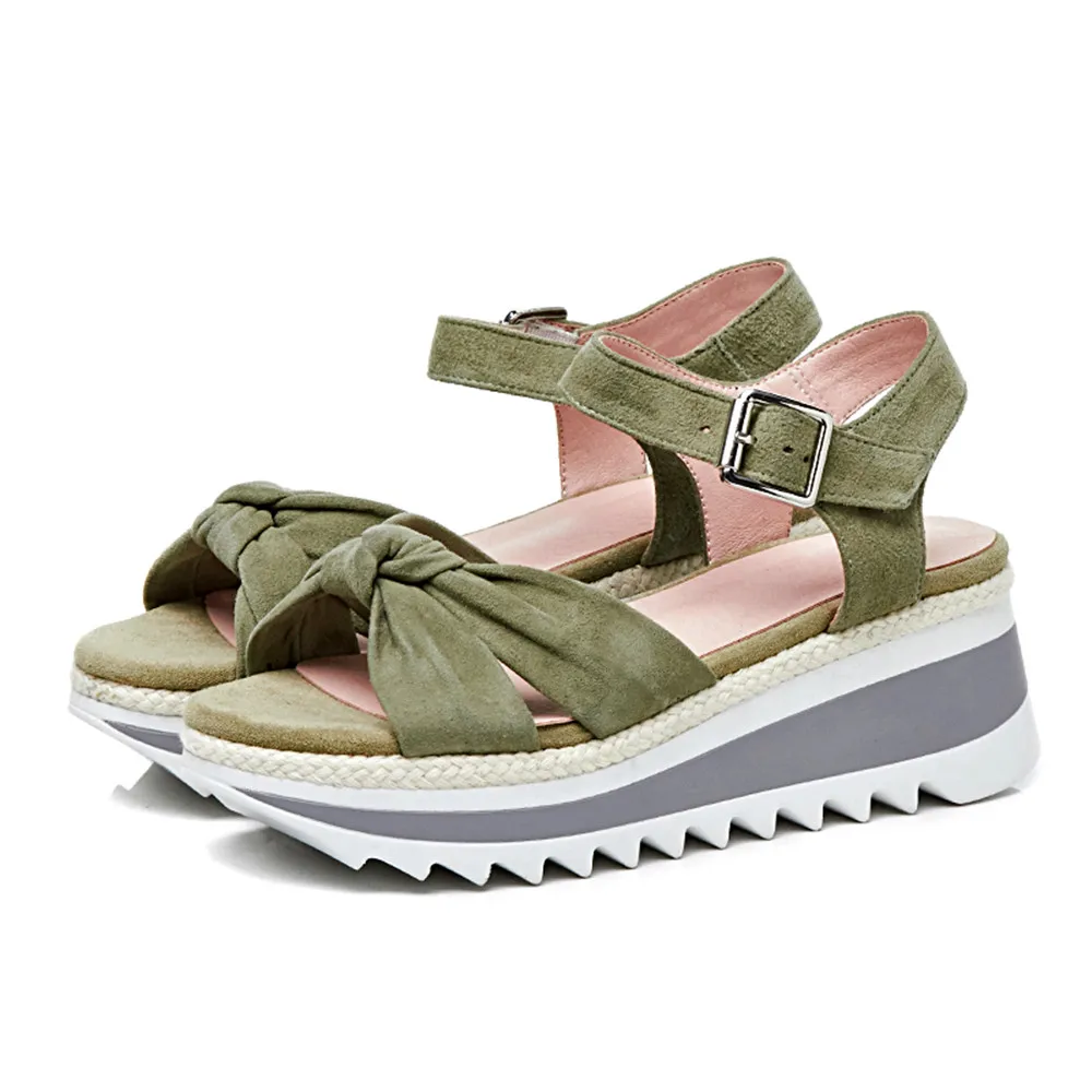 Женские замшевые сандалии MORAZORA на танкетке и платформе с простой пряжкой лето