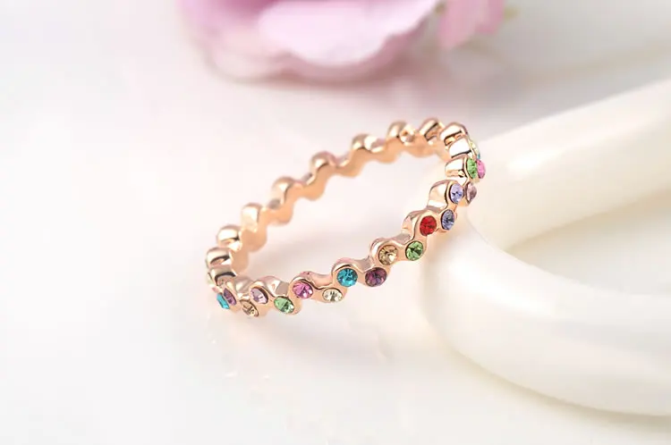 Полные маленькие кольца для женщин Коктейльные модные ювелирные изделия