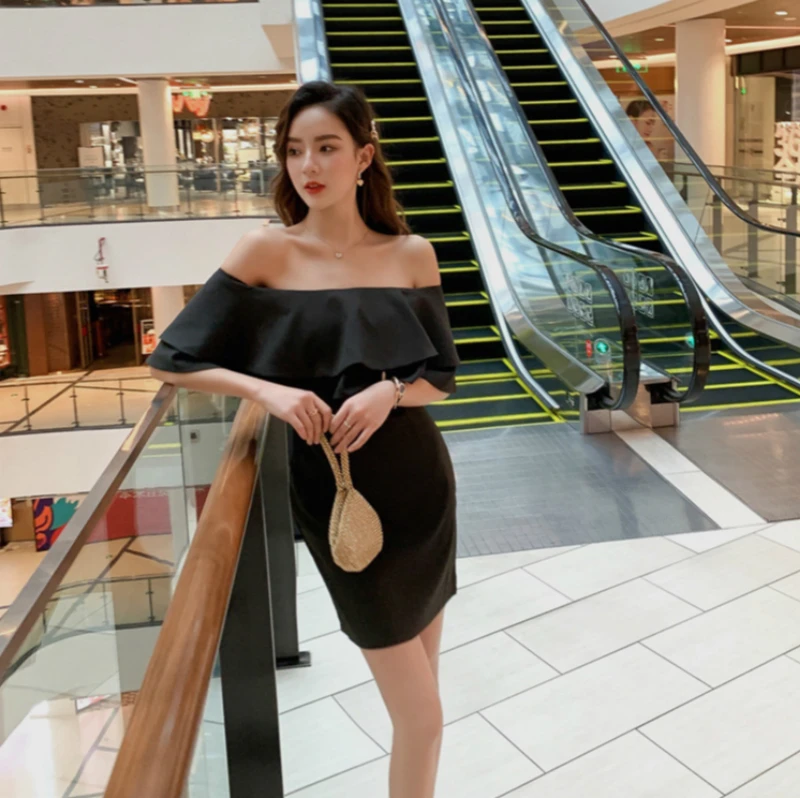 Женское Бандажное платье-корсет черное летнее платье с вырезом лодочкой и