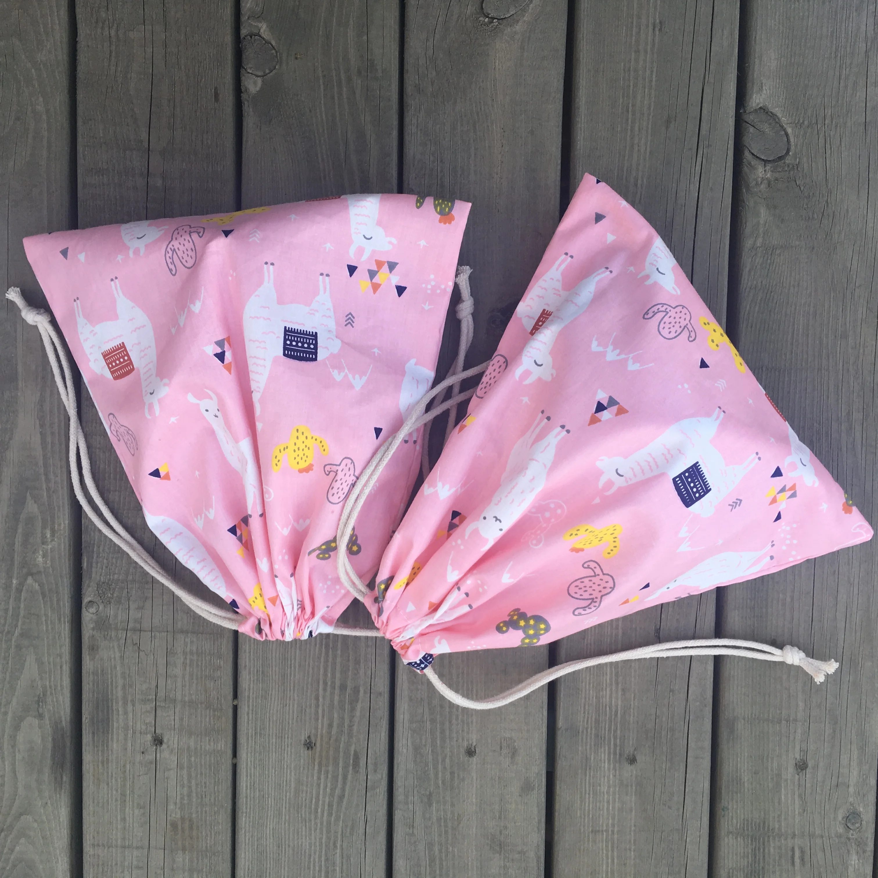Cotton Twill Drawstring Multi-purpose Bag Party Gift Cactus Animals Alpaca Pink Base YL75 | Багаж и сумки