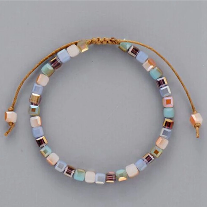 Классический с украшениями в виде кристаллов бисера браслет дружбы цветным