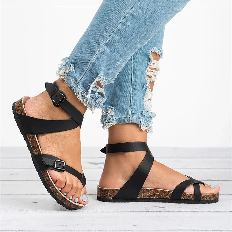 Женские шлепанцы на плоской подошве черные/коричневые