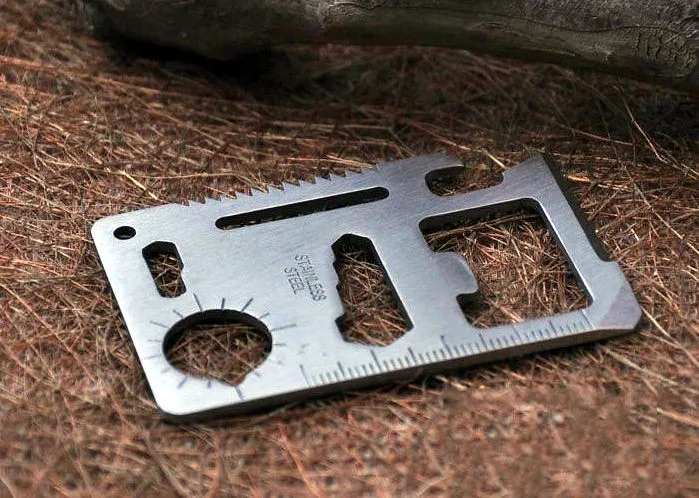 Нож-карточка выживания Multifunction Tool Pocket Saber с чехлом на поясе, 10 функций в 1, для кемпинга и активного отдыха, длина 6 см.