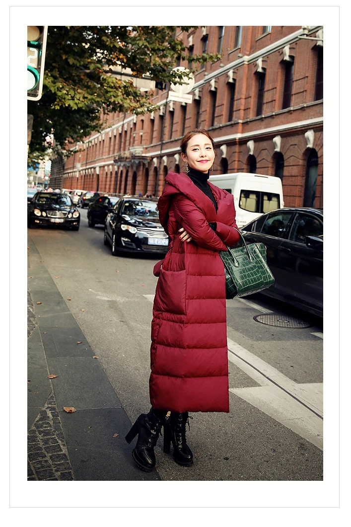 Женский пуховик длинный свободный удобный плотный теплый однотонный с большим