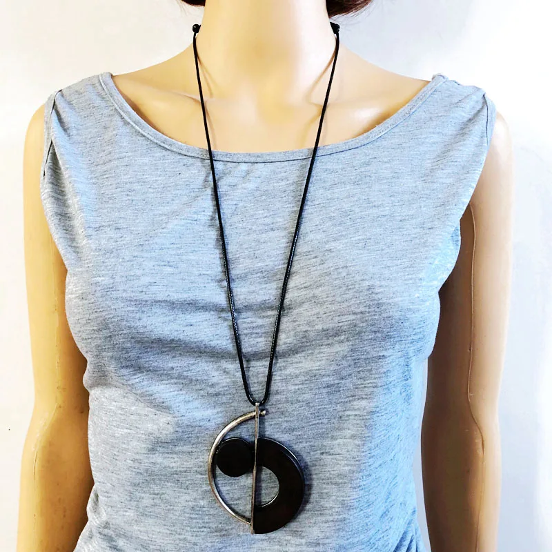 

New Geometric Sandalwood Alloy Vintage Black Rope Pendant Necklace