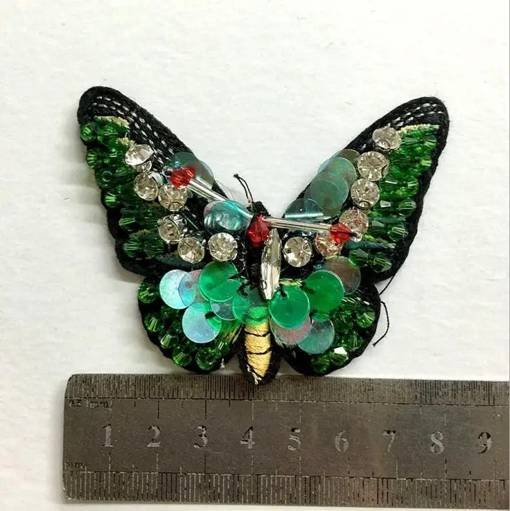 Зеленая бабочка с блестками брошь со стразами и бусинами нашивки аппликация