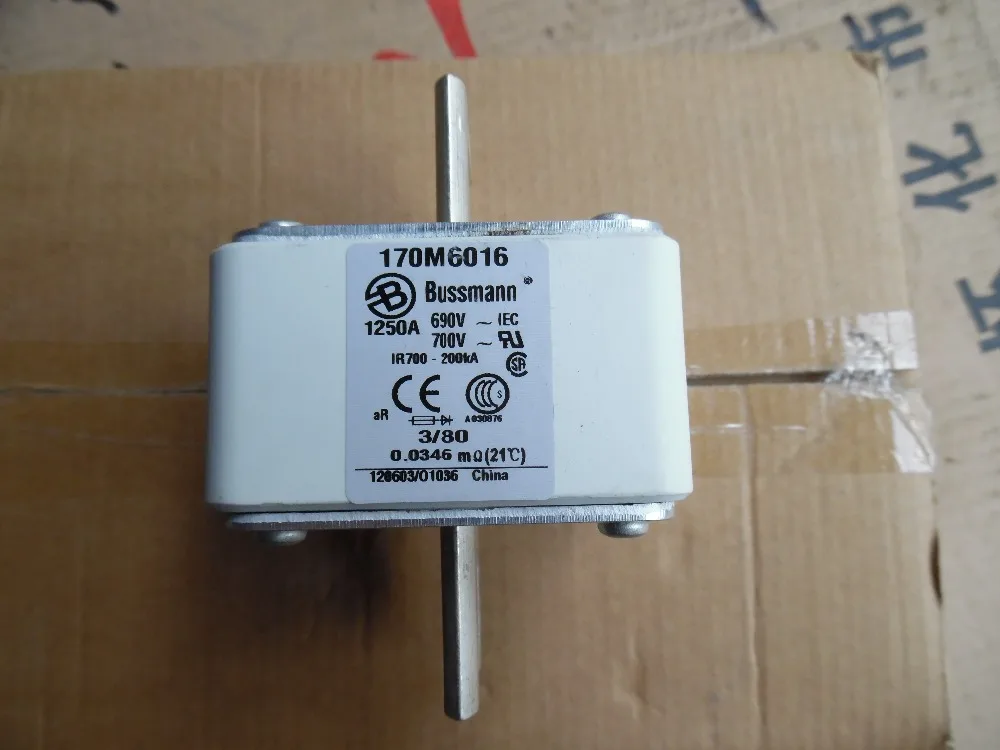 

Free shipping 5pcs Fuses: 170M6167 / 170M6217 1400A 690V aR