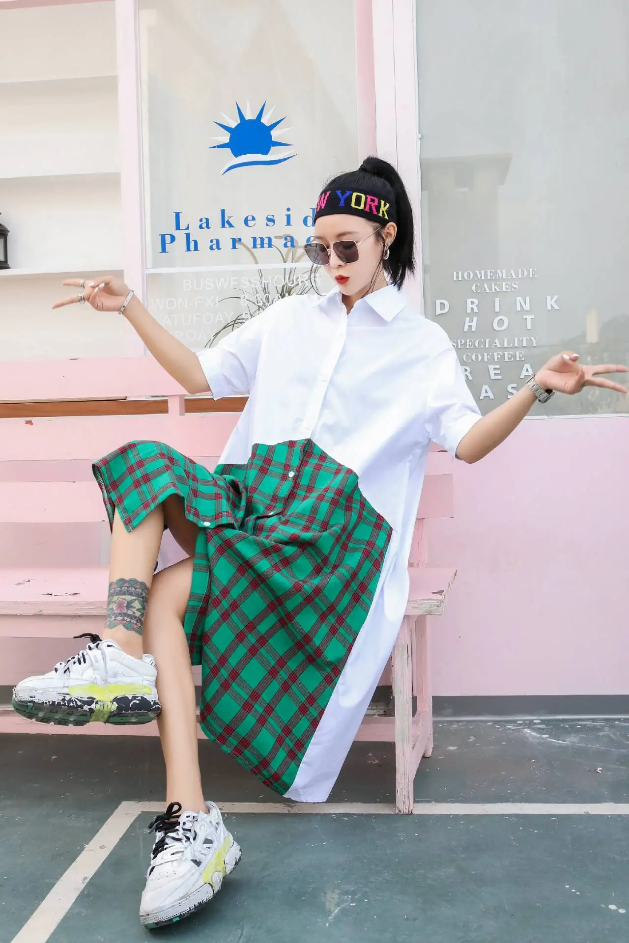 

2019 spring and summer new Harajuku street hipsters Korean version of the head round neck loose blouse