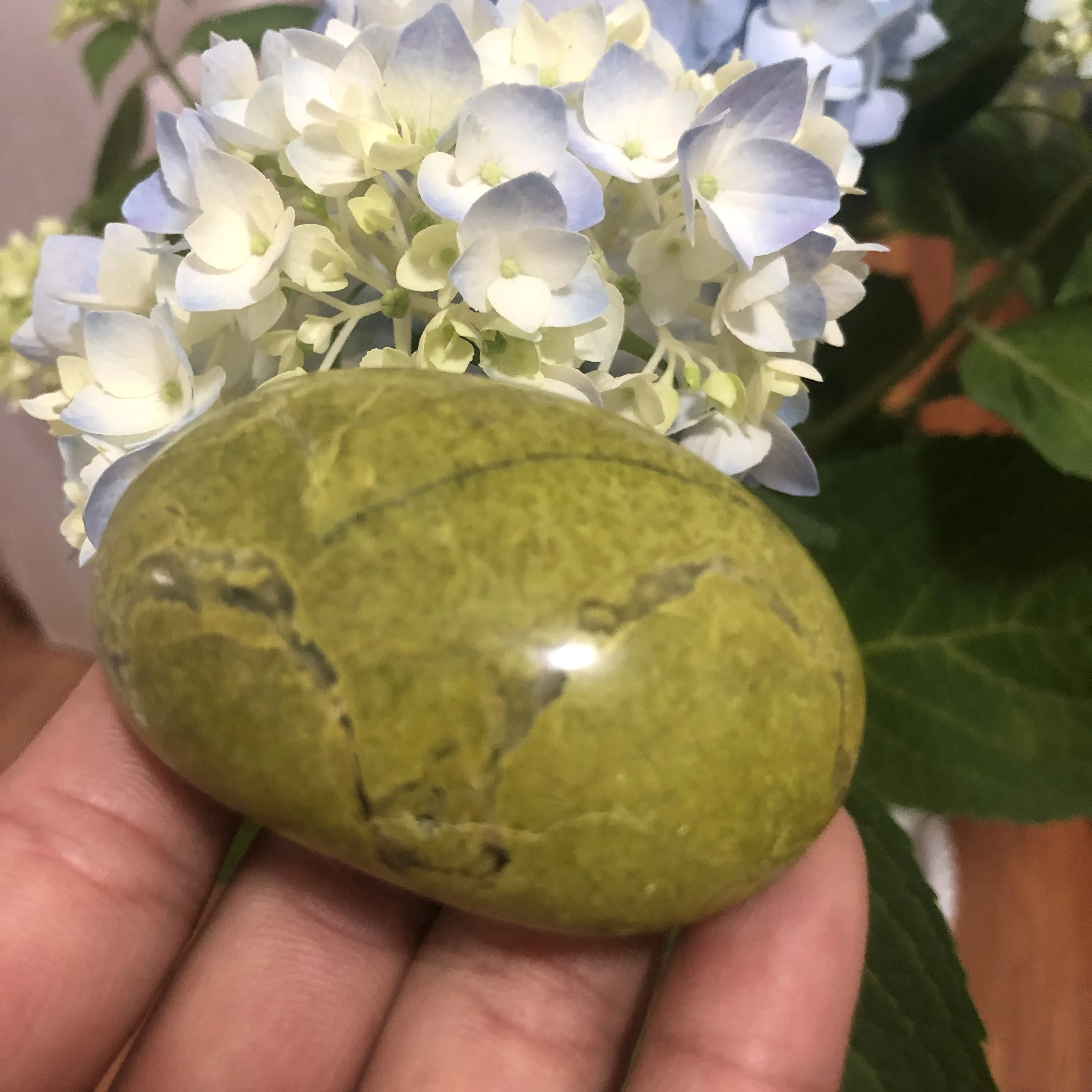 

1pcs natural pebble mineral crystal play