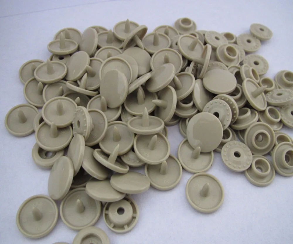 Бесплатная доставка 20 комплектов KAM кнопка для шитья ребенка цветная пластиковая