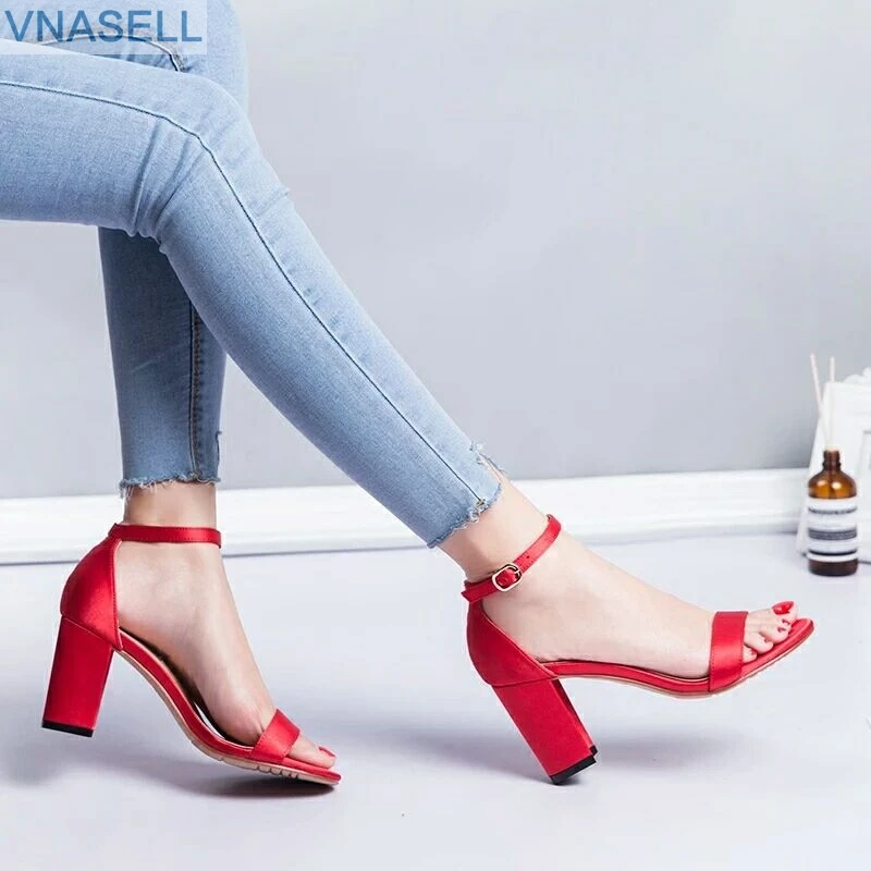 

Summer new open-toe high-heeled women's shoes leather star the same style one word ankle straps thick heel sandals