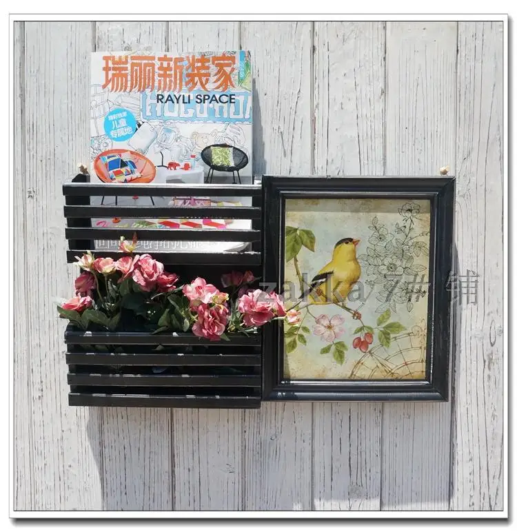 Стена для хранения в западном стиле старой нежелательной ретро кафе стены