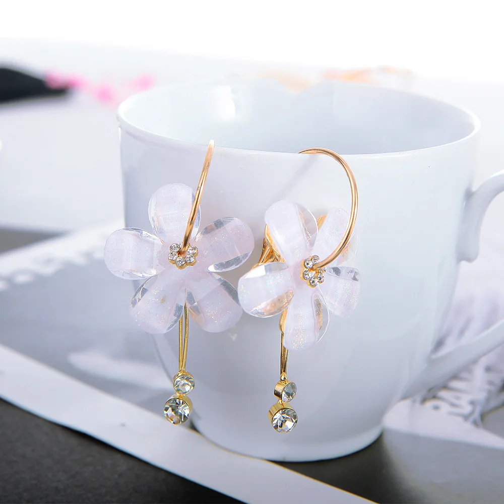 

New Popular Korean version of the 6 petals acrylic White petals tassel earrings circle transparent sunflower earrings for women