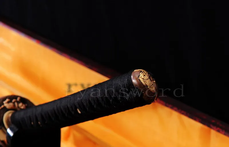 

HANDMADE HONSANMAI CLAY TEMPERED JAPANESE SAMURAI SWORD KATANA