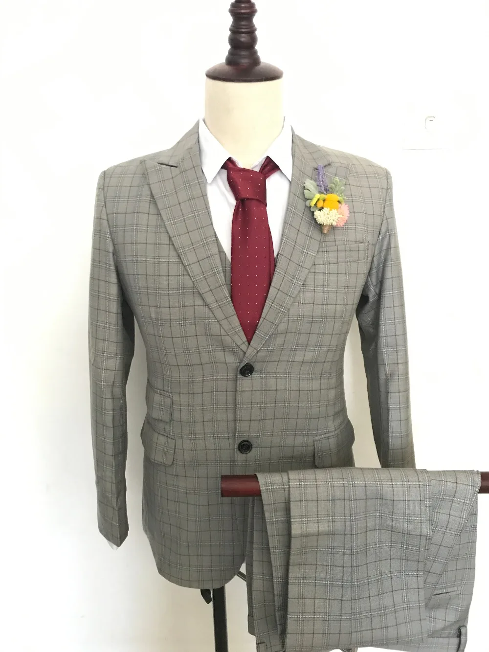 Grey Plaid Men Suits 2017 Wool Retro gentleman style tailor suits for men wedding party dresses custom made slim fit men 3 piece