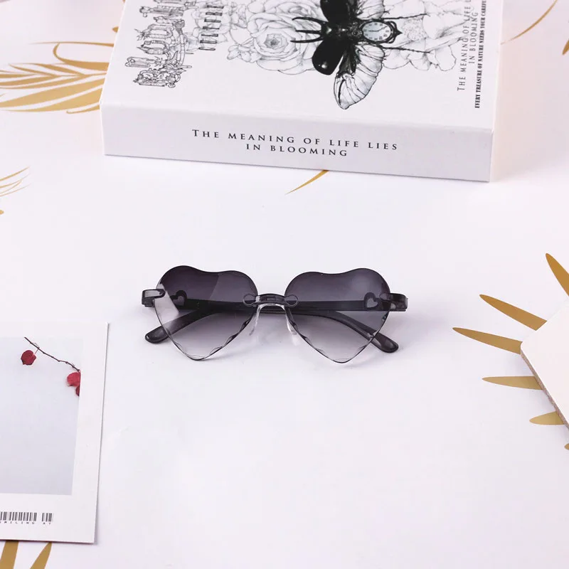 SomeCool Factory NEW Style Rimless Kids sunglasses 3-8 y Plastic UV400 Cool child glasses Heart Shape Lovely Girls eyewear n620