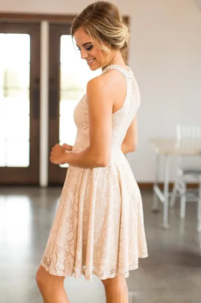 

Cheap Short Lace Country cowgirls Bridesmaids Dresses Pearls Halter Neck Knee-length Boho Beach Maid of Honor Wedding Guest robe
