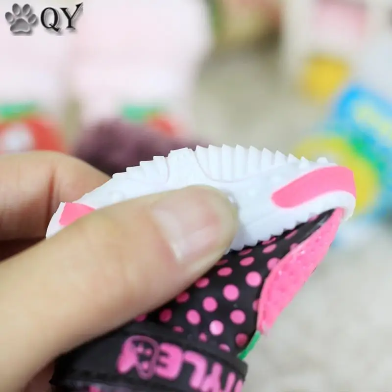 Обувь для собак Сапоги с рисунком клубники Зимняя Теплая чихуахуа щенков Одежда 4