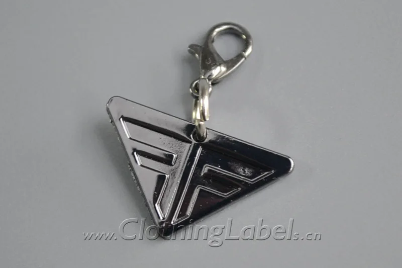 Пользовательские металлические этикетки для сумок одежды обуви двухсторонние