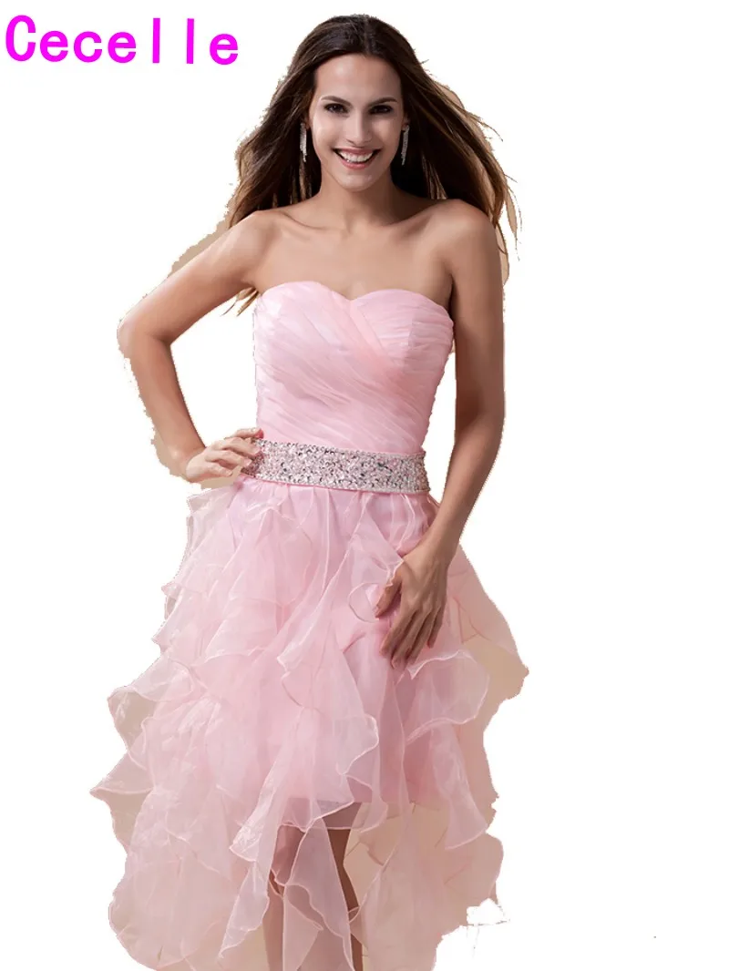 Розовый Высокий Низкий платья для выпускного вечера Короткие Милая оборка из