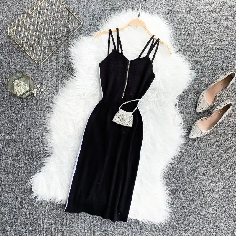 Женское Облегающее вязаное платье ALPHALMODA в цветную полоску на молнии