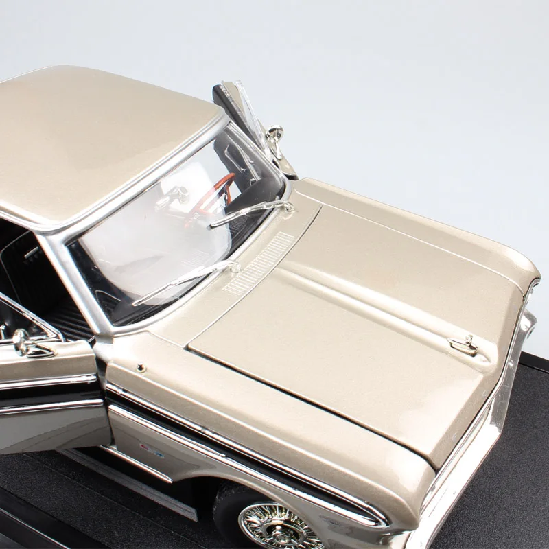 1:18 Масштаб классический ретро дорожный знак 1964 FORD FALCON Sprint hardtop Diecasts& Toy Vehicles модели автомобилей Коллекция игрушек для мальчиков