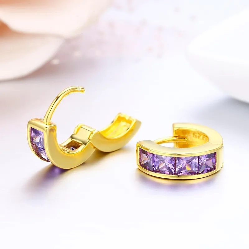 Серьги кольца Huggie женские из серебра 925 пробы с фиолетовыми