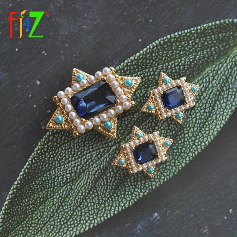 

F.J4Z New Luxurious Brooches Earrings Sets Fashion Antique Royal Simulated Pearl Glass Stone Pins for Women Coats Accessories