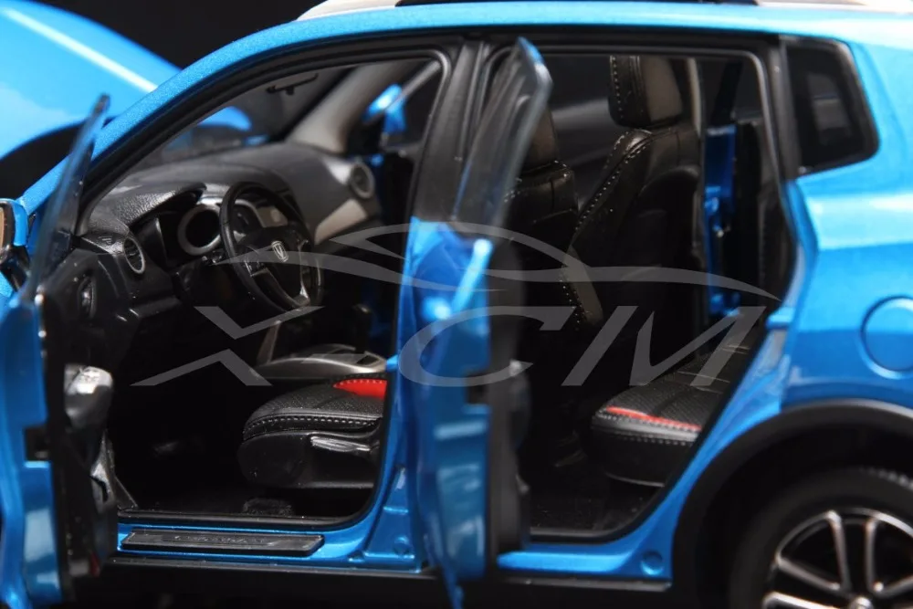 Литая под давлением модель автомобиля Changan CS15 SUV 1:18 (синий) + маленький