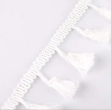 white Кружевная лента для шитья, помпоны, отделка кисточками, помпоны, отделка 4,5 см, ширина, шар, бахрома, вышивка, ткань для одежды, аксессуары ручной работы, 1 ярд - Цвет: white