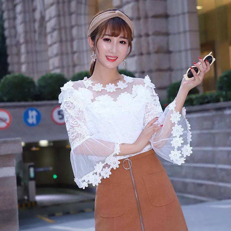 

2018 New Women O-Neck Bottoming Shirt Spring Autumn Sweet Floral Lace Blouse Female Flare Sleeve Mesh Blouses Short Tops AB1030