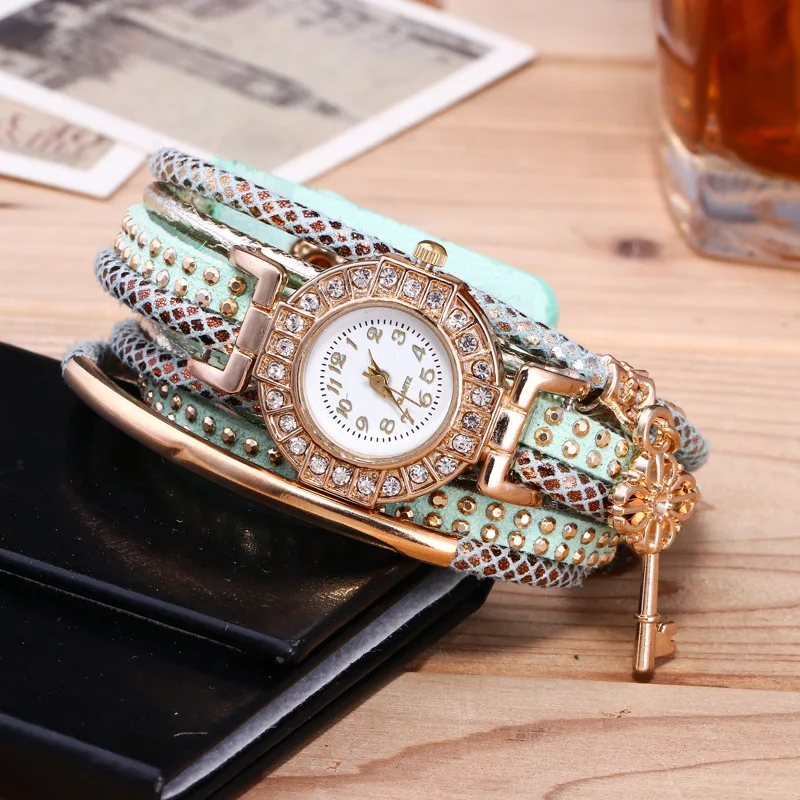 

2019 Luxury Gold Ladies Watch Women Fashion Antique Diamond Pendant Bracelet Wrist Watches Women's Casual Dress Quartz Watch