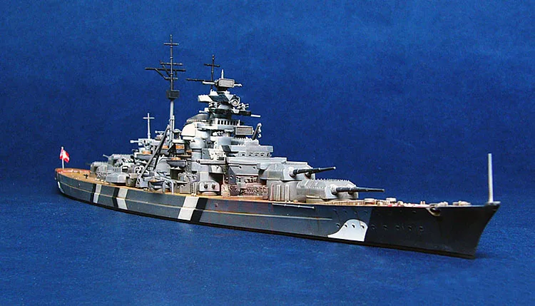 1: 700 Масштаб Германия Бисмарк линкор 1941 сборные модели наборы 05711 известных лодок