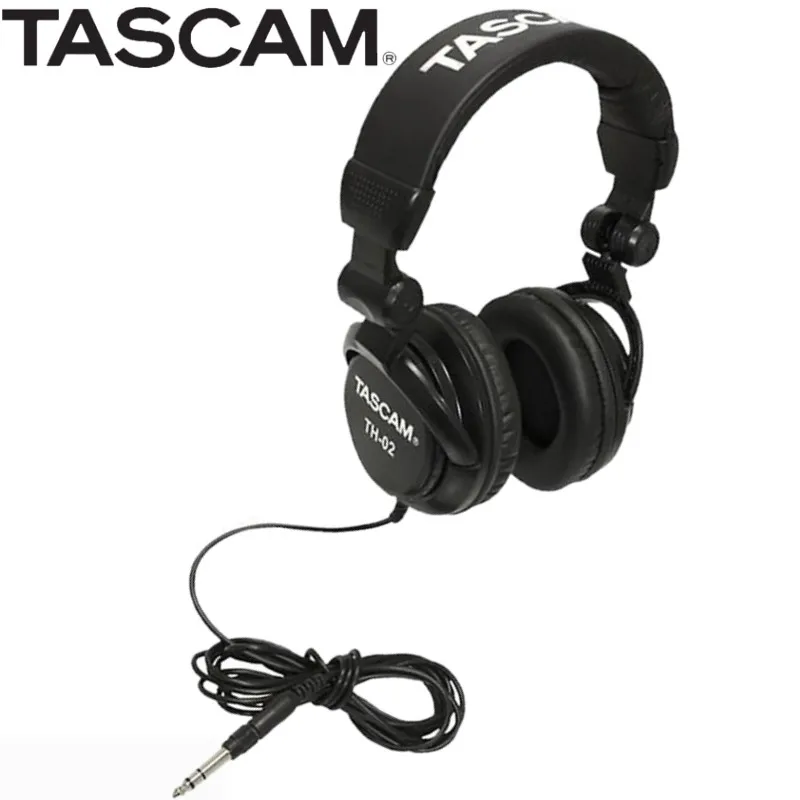 Tascam TH 02 классические туфли с закрытой пяткой и студийные наушники черного цвета