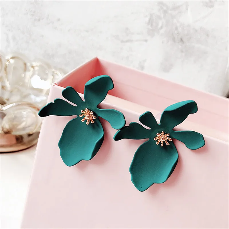 Корейские милые серьги-гвоздики Daisy Flower Petal маленькие нестандартные для женщин и