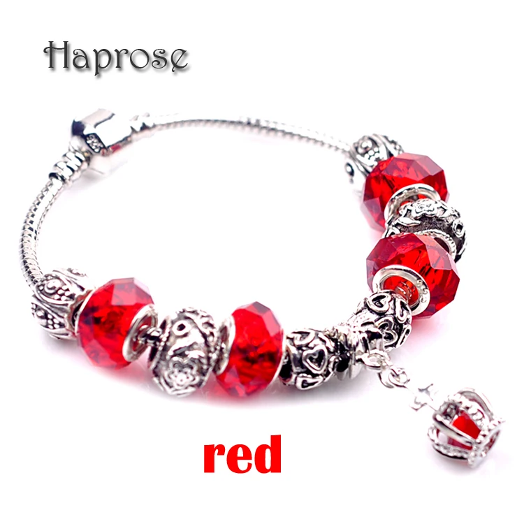 Женский браслет с подвесками в виде сердца из серебра красными бусинами античном