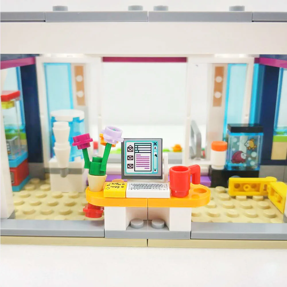 LEPIN 01039 сердце озеро больница Строительная игрушка серия для подружек 932 шт.