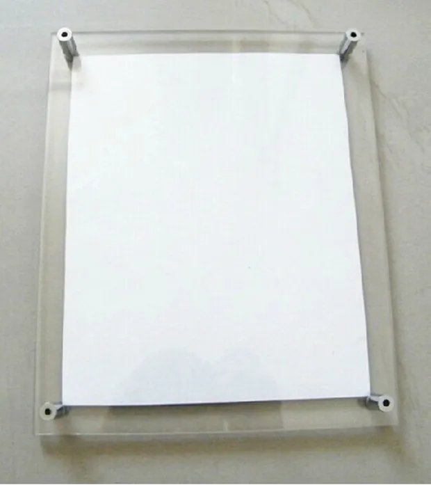 Акриловая фоторамка с креплением на стену металлическими винтами для рекламы 12